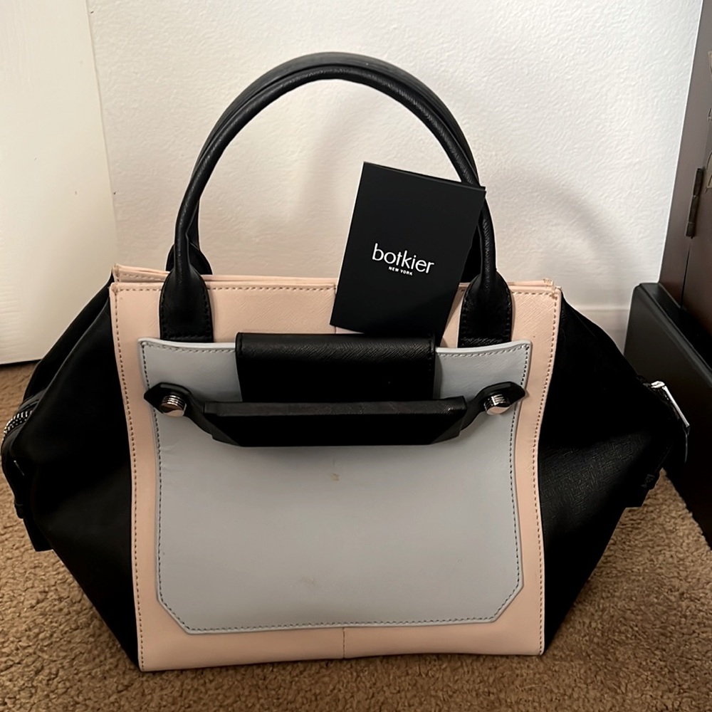 A beautiful Botkier bag in very neutral colors. Cream/gray/black